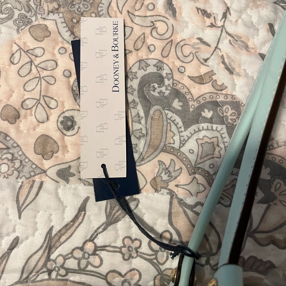 SOLD!! BNWT DOONEY & BOURKE BAG W/DUSTBAG - Picture 8 of 11